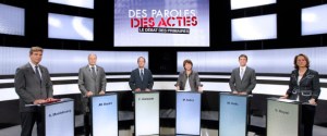 France's Socialist Party primary election candidates, from L-R Arnaud Montebourg, Jean-Michel Baylet, Francois Hollande, Martine Aubry, Manuel Vals and Segolene Royal participate in the first debate in Paris September 15, 2011. Six candidates of the opposition Socialist Party will hold three televised debates ahead of the two-round primary vote on October 9 and 16 as they prepare for the 2012 presidential elections. REUTERS/Patrick Kovarick Pool (FRANCE - Tags: POLITICS ELECTIONS POLITICS)